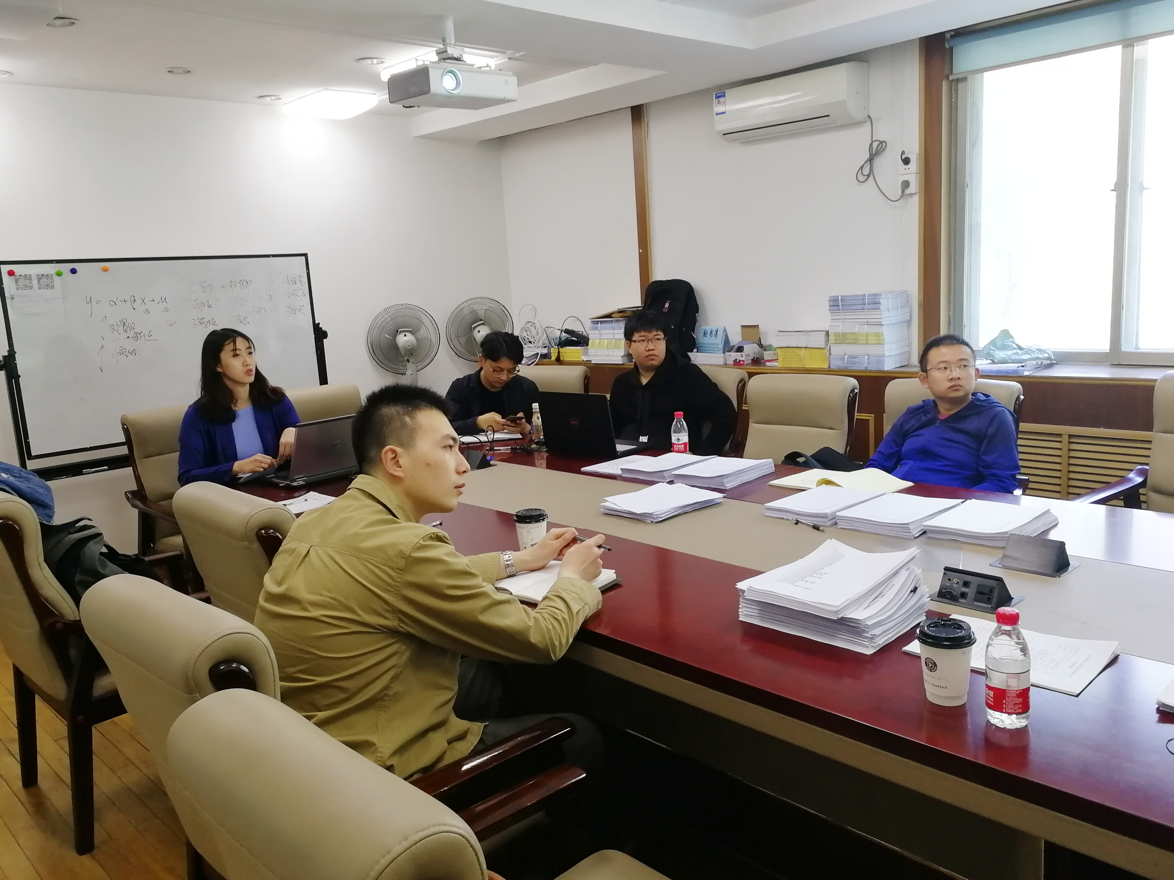完美网页版博士生沙龙2019-04(总第4期)简报图片.jpg 完美网页版博士生沙龙2019-04(总第4期)简报图片.jpg